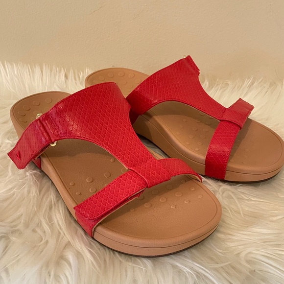 Vionic Shoes - Vionic Ellie red slip on sandals 9 t strap comfort